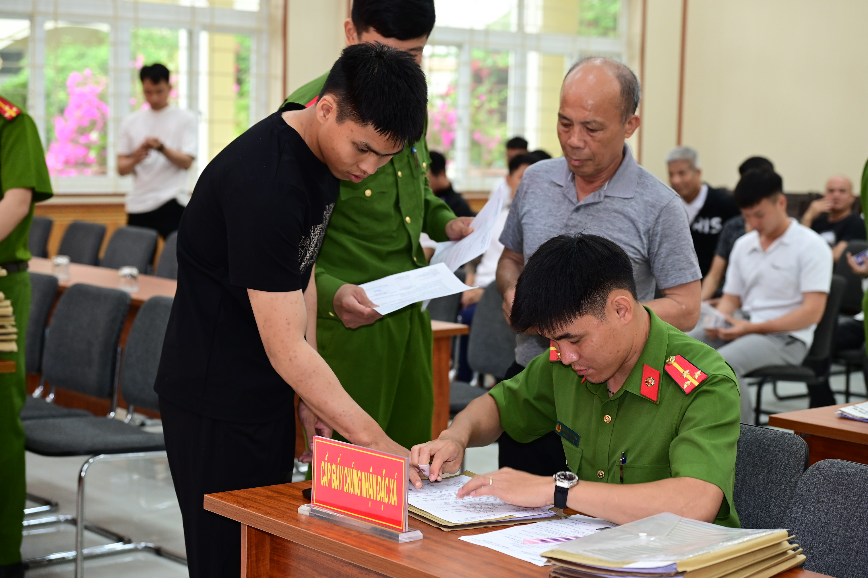 Kỳ nghỉ lễ 30/4 và 1/5: Làm rõ 12 vụ việc liên quan đến an ninh trật tự, xử lý 744 trường hợp vi phạm trật tự an toàn giao thông